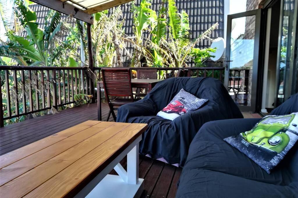 2 Bedroom Guest Suite At A-Frame Glengariff Beach Glen Eden Esterno foto